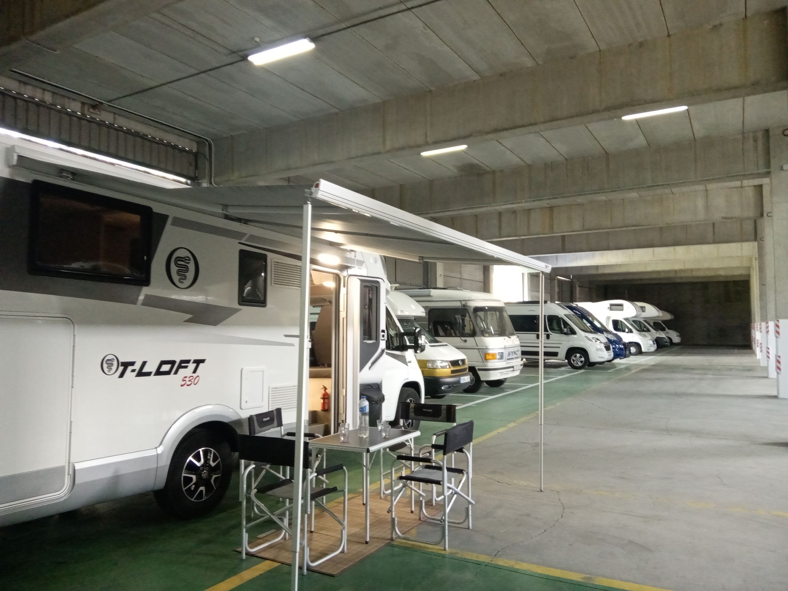 Parking caravanas y autocaravanas - Nuestros servicios - Parking